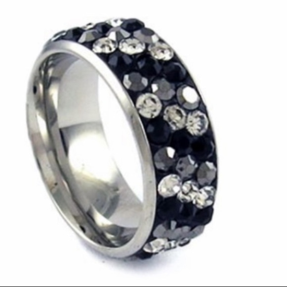 Black & White Stainless Ring w/Swarovski Crystals